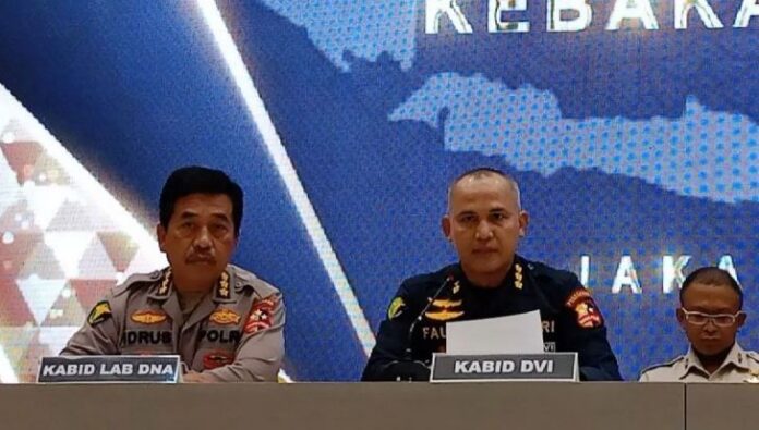 GELAR PERKARA: Kepala Bidang DVI Rodokpol Pusdokkes Mabes Polri Kombes Ahmad Fauzi saat konferensi pers kebakaran Glodok Plaza, Jakarta Barat di Rumah Sakit Bhayangkara Tk I Pusdokkes Polri (RS Polri), Kramat Jati, Jakarta Timur, Jumat (31/1/2025). (Dok. Istimewa)