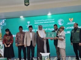 POTRET: Duta Besar Arab Saudi untuk Indonesia Faisal bin Abdullah Al-Amudi di acara pelepasan bantuan pangan di Kantor Baznas Jakarta, Senin (17/2/2025). (Dok. Istimewa)