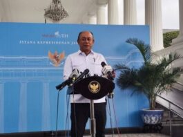 Kepala Badan Gizi Nasional (BGN) Dadan Hindayana memberikan keterangan di Istana Kepresidenan Jakarta, Senin (24/2/2025). (Dok. Istimewa)