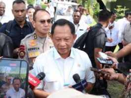 Menteri Dalam Negeri (Mendagri) Muhammad Tito Karnavian memberi keterangan kepada wartawan di Magelang, Senin (24/2/2024). (Dok. Istimewa)