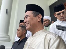 MENYAMPAIKAN: Menteri Pertanian Amran Sulaiman memberi keterangan ketika ditemui setelah acara syukuran 4 juta ton cadangan beras pemerintah (CBP), di Jakarta, Jumat (30/5/2025). (Dok. Istimewa)