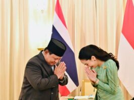 Presiden RI Prabowo Subianto dan Perdana Menteri Thailand Paetongtarn Shinawatra saling memberi hormat usai pertemuan bilateral di Government House, Bangkok, Thailand, Senin (19/5/2025). (Dok. Istimewa)