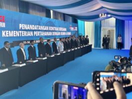 POTRET: Presiden Prabowo Subianto menyaksikan penandatanganan 27 dokumen MoU senilai Rp33 triliun antara industri pertahanan dalam negeri milik negara, sektor swasta, dan industri pertahanan asing pada hari pertama Indo Defence Expo & Forum, Jiexpo Kemayoran, Jakarta, Rabu (11/6/2025). (Dok. Istimewa)