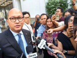 Menteri Investasi/Kepala BKPM sekaligus CEO Danantara Rosan Roeslani saat menyampaikan keterangan terkait hasil rapat terbatas bersama Presiden RI Prabowo Subianto, di Kompleks Istana Kepresidenan, Jakarta, Selasa (22/7/2025). (Dok. Istimewa)