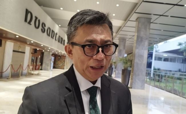 Komisi I Laporkan 24 Nama Calon Dubes ke Pimpinan DPR MENYAMPAIKAN: Calon duta besar untuk KBRI Azerbaijan Berlian Helmy di kompleks parlemen, Jakarta, Minggu (6/7/2025). (Dok. Istimewa)