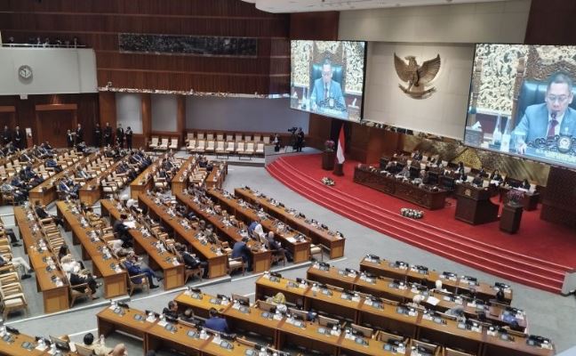 Paripurna Setujui Kodifikasi UU Pemilu Jadi Rencana Strategis DPR POTRET: Wakil Ketua DPR RI Adies Kadir memimpin Rapat Paripurna DPR RI di kompleks parlemen, Jakarta, Selasa (8/7/2025). (Dok. Istimewa)