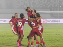 Pesepak bola Timnas Putri Indonesia Isa Guusje Warps (kedua kanan) bersama rekan merayakan gol ke gawang Timnas Putri Kirgistan pada pertandingan kualifikasi Piala Asia Wanita 2026 Grup D di Stadion Indomilk Arena, Kabupaten Tangerang, Banten, Minggu (29/6/2025). (Dok. Istimewa)