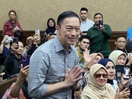 SIDANG: Mantan Menteri Perdagangan Thomas Trikasih Lembong atau Tom Lembong tiba di ruang sidang untuk menjalani sidang pembacaan tuntutan dalam kasus dugaan korupsi importasi gula di Pengadilan Tindak Pidana Korupsi pada Pengadilan Negeri Jakarta Pusat, Jumat (4/7/2025). (Dok. Istimewa)