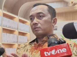 Menteri Sekretaris Negara (Mensesneg) Prasetyo Hadi menjawab pertanyaan wartawan saat ditemui di Istana Kepresidenan RI, Jakarta, Selasa (5/8/2025). (Dok. Istimewa)