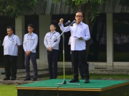 Wamenaker Immanuel Ebenezer Gerungan dalam peringatan Hari Ulang Tahun (HUT) ke-55 PT Panasonic Manufacturing Indonesia di Jakarta Timur, Senin (28/7/2025). (Dok. Istimewa)