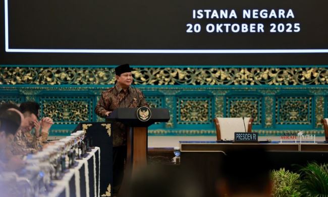 Dana Korupsi Rp 13 T Dialokasikan ke Beasiswa LPDP POTRET: Presiden Prabowo Subianto memimpin Sidang Kabinet Paripurna pada satu tahun pemerintahan, di Istana Negara, Jakarta, Senin (20/10/2025). (Dok. Istimewa)