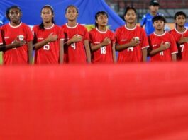 Foto arsip - Timnas Indonesia Putri U-17 menyanyikan lagu Indonesia Raya sebelum pertandingan Grup A Piala Asia Putri U-17 2024 melawan Timnas Filipina Putri U-17 di Stadion Kapten I Wayan Dipta Gianyar, Bali, Senin (6/5/2024). (Dok. Istimewa)