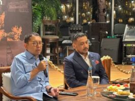 Menteri Kebudayaan Fadli Zon (kiri) dan Wakil Menteri Kebudayaan Giring Ganesha Djumaryo (kanan) dalam acara diskusi dengan awak media yang digelar di Jakarta, Jumat (24/10/2025). (Dok. Istimewa)