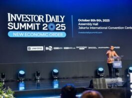 Menteri Energi dan Sumber Daya Mineral (ESDM) Bahlil Lahadalia memberikan sambutan saat menjadi pembicara utama dalam forum Investor Daily Summit 2025 di Jakarta, Kamis (9/10/2025). (Dok. Istimewa)