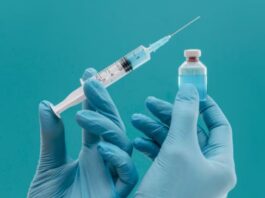 ILUSTRASI: Suntik. (Dok. Freepik by @freepik)