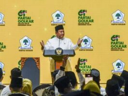 Presiden Prabowo Subianto menyampaikan sambutan dalam peringatan puncak HUT ke-61 Partai Golkar di Jakarta, Jumat (5/12/2025). Puncak HUT Partai Golkar tersebut mengusung tema "Doa untuk Bangsa: Merajut Kebersamaan, Membangun Indonesia Maju." Tema ini diangkat sebagai respons terhadap situasi bangsa Indonesia yang sedang menghadapi bencana di Provinsi Aceh, Sumatera Utara, dan Sumatera Barat. (Dok. Istimewa)