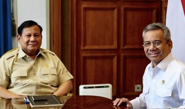 Presiden Prabowo Sambut Baik Penyelesaian Kewajiban Pemerintah terkait BLBI POTRET: Presiden Prabowo Subianto (kiri) menerima Menteri Keuangan Suahasil Nazara (kanan) di Istana Merdeka, Jakarta, Selasa (22/9/2026). (Dok. Istimewa)